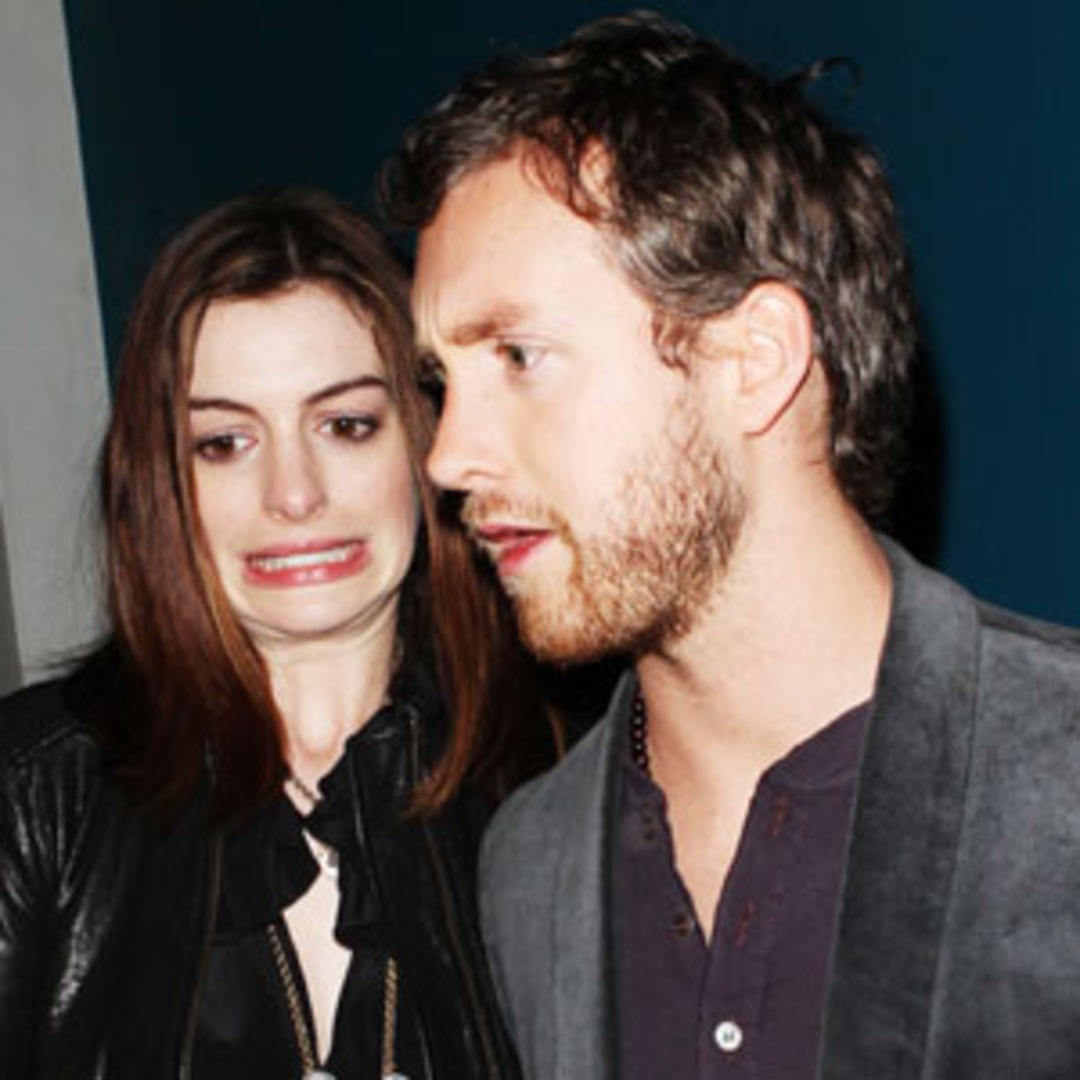 Latest Anne Hathaway Boyfriend Avoids Trouble E! Online